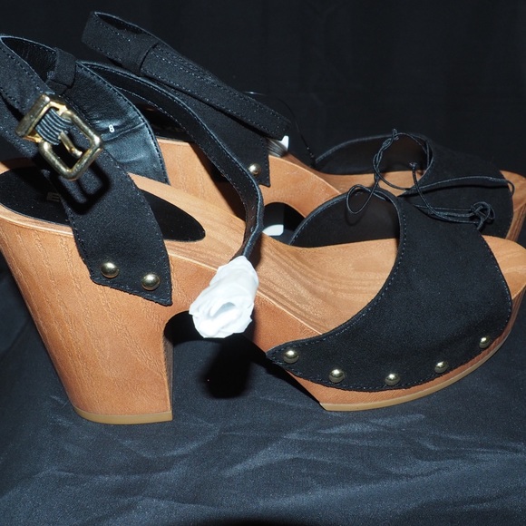 Shoes - Picture 6 of 7